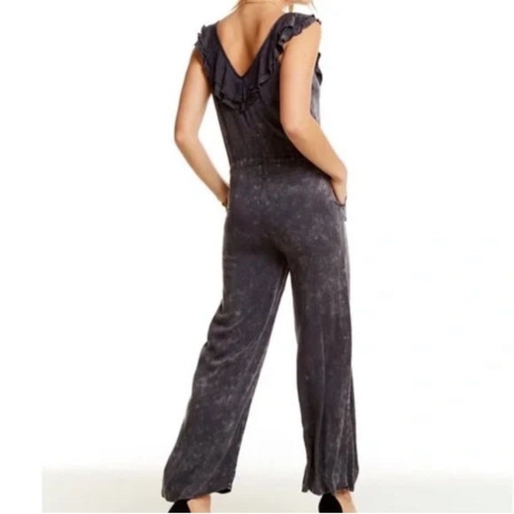 Chaser Ruffle Sleeve Jumpsuit Vintage Black - Picture 4 of 8